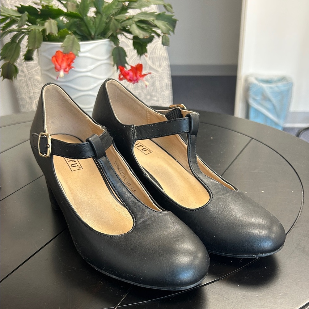 D!D!FU Black T-Strap Round-Toe Heels 7.5